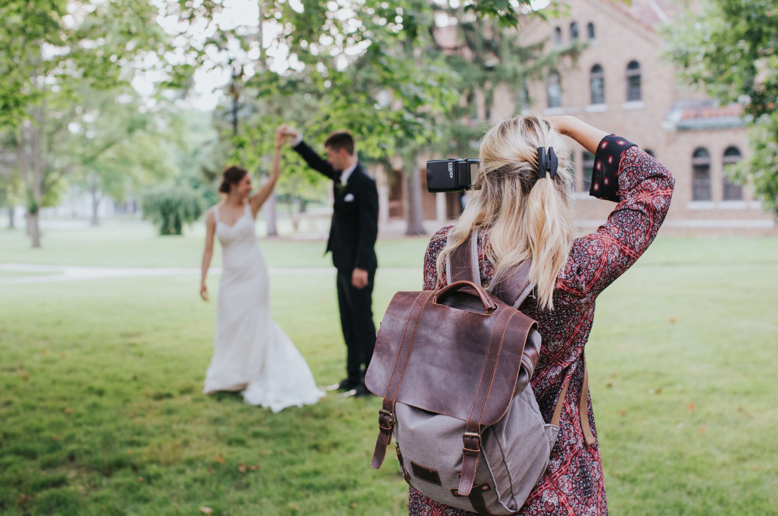 starting a wedding photographer business